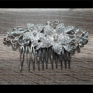 Hair Brooches- beautiful for a wedding